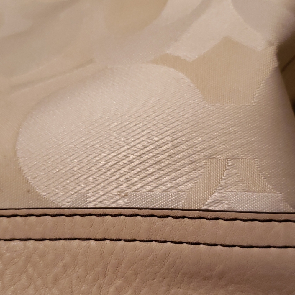 Coach Handbag - Picture 3 of 7
